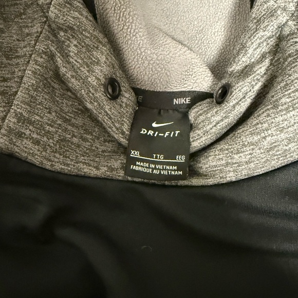 Nike Dri-FIT Black and Gray Jacket - Picture 3 of 3
